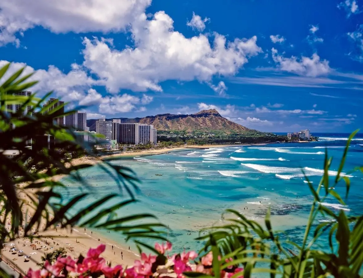 Warm Aloha Vibes, Mountain Views, Short Walk To Beach, And Free Parking Honolulu 0*,  United States
