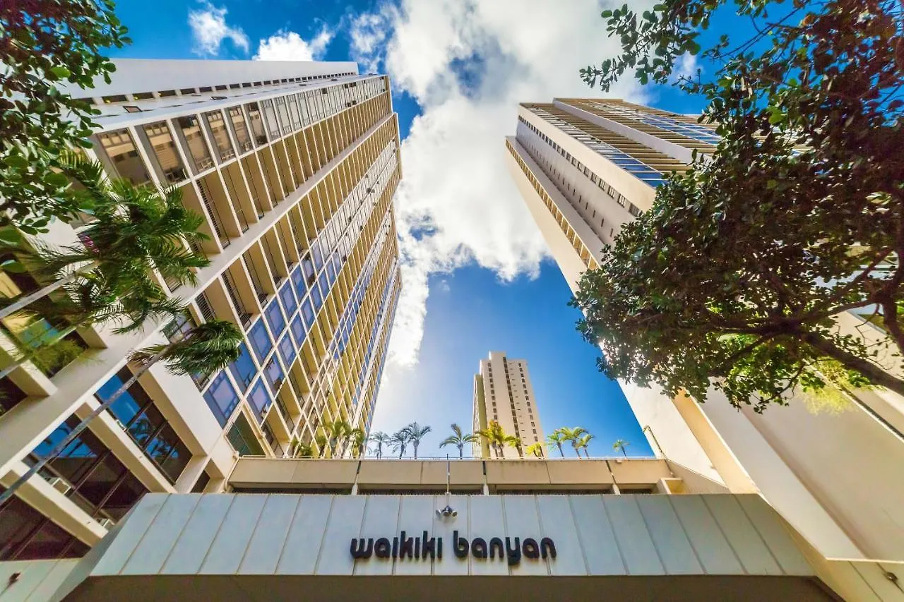 Warm Aloha Vibes, Mountain Views, Short Walk To Beach, And Free Parking Honolulu 0*,  United States