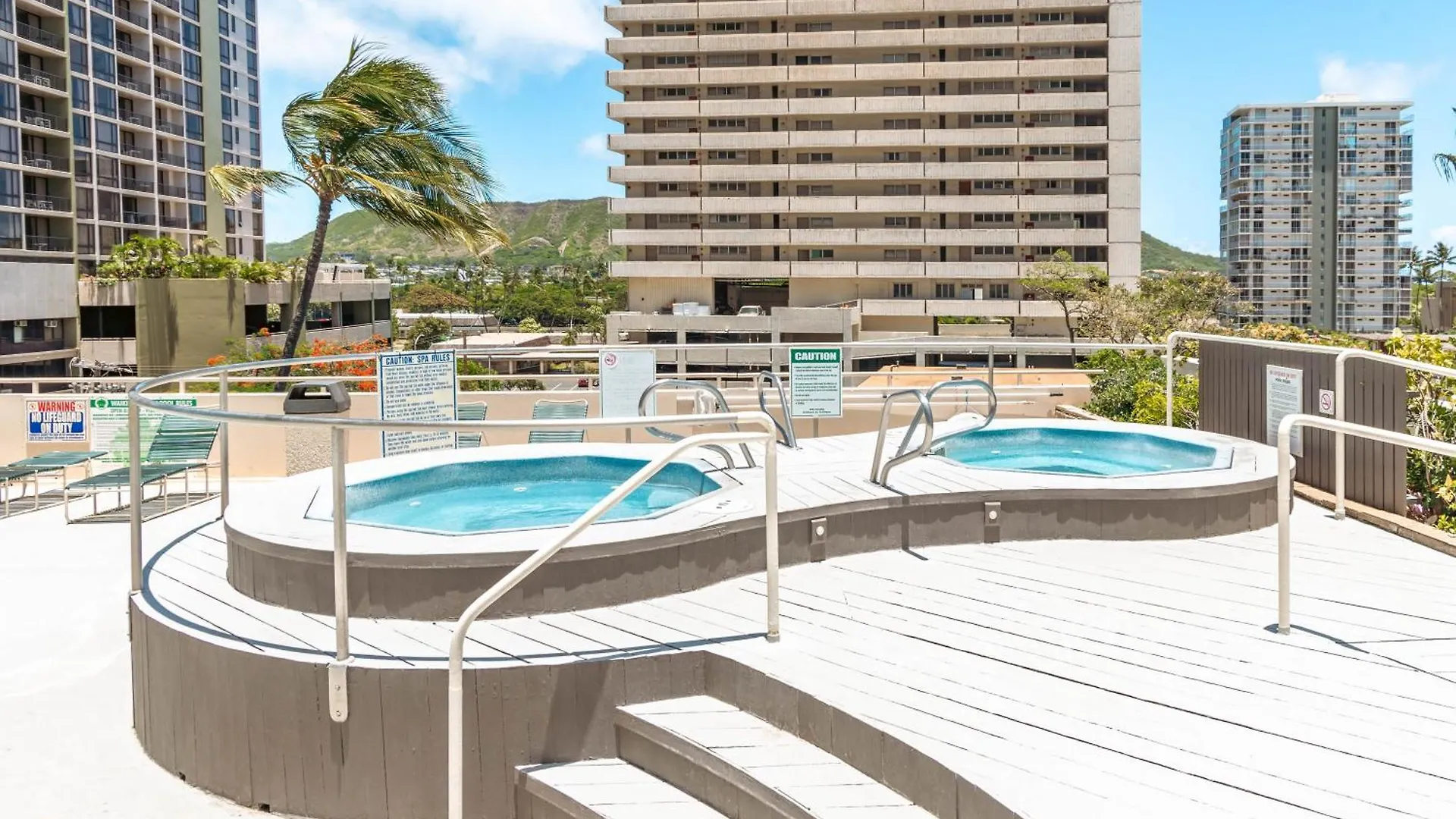 Warm Aloha Vibes, Mountain Views, Short Walk To Beach, And Free Parking Honolulu